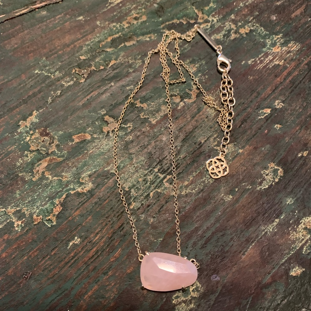 Beautiful Kendra Scott necklace